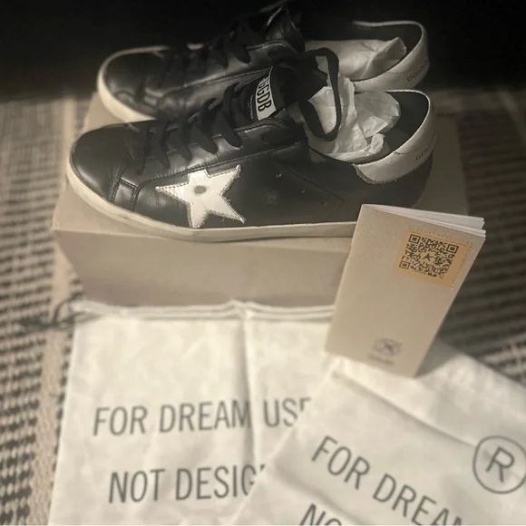 GOLDEN GOOSE Super-Star Low Top Sneaker